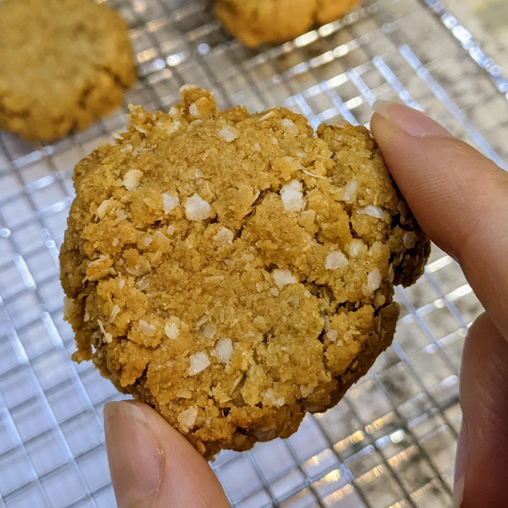 A gluten free ANZAC biscuit made with quinoa flakes.